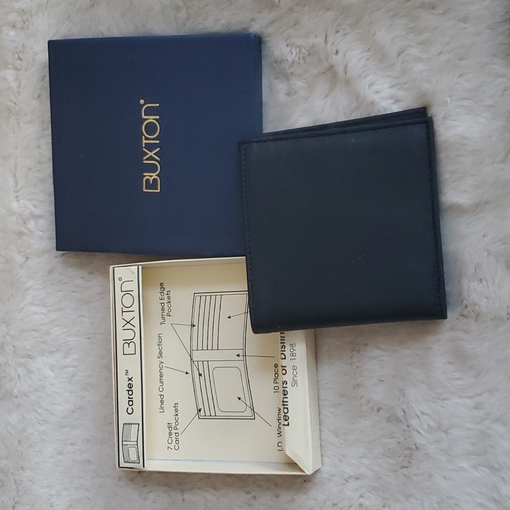 NWT, Buxton, Leather Wallet